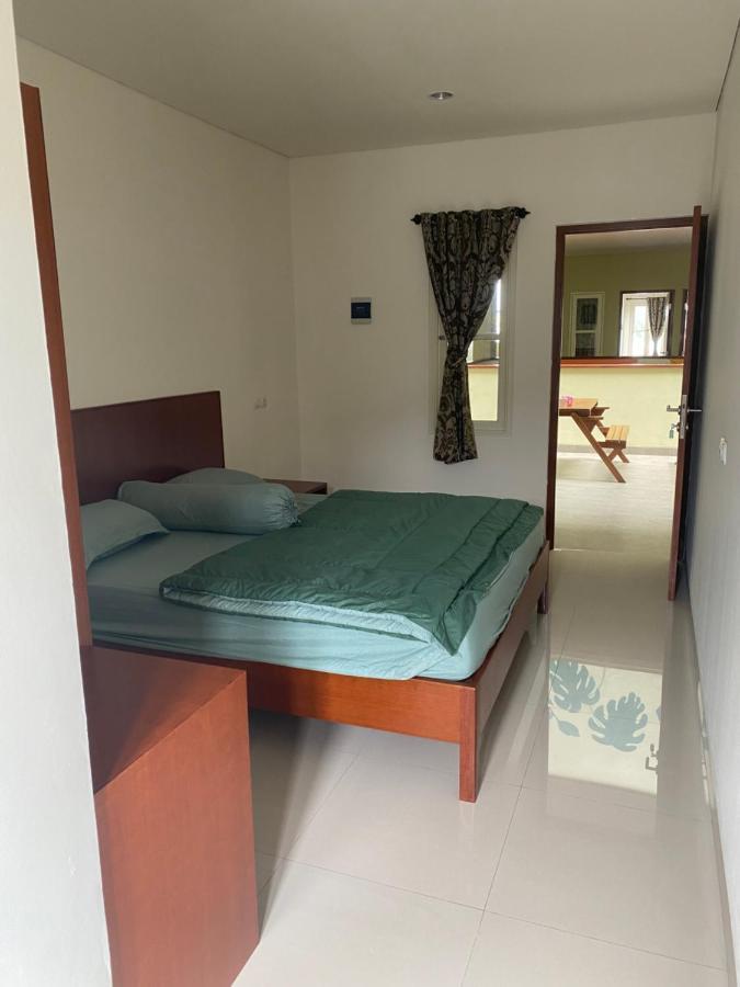 Rumah Pondok Pinang Wisma tamu *