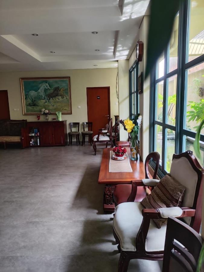 Wisma tamu Rumah Pondok Pinang *