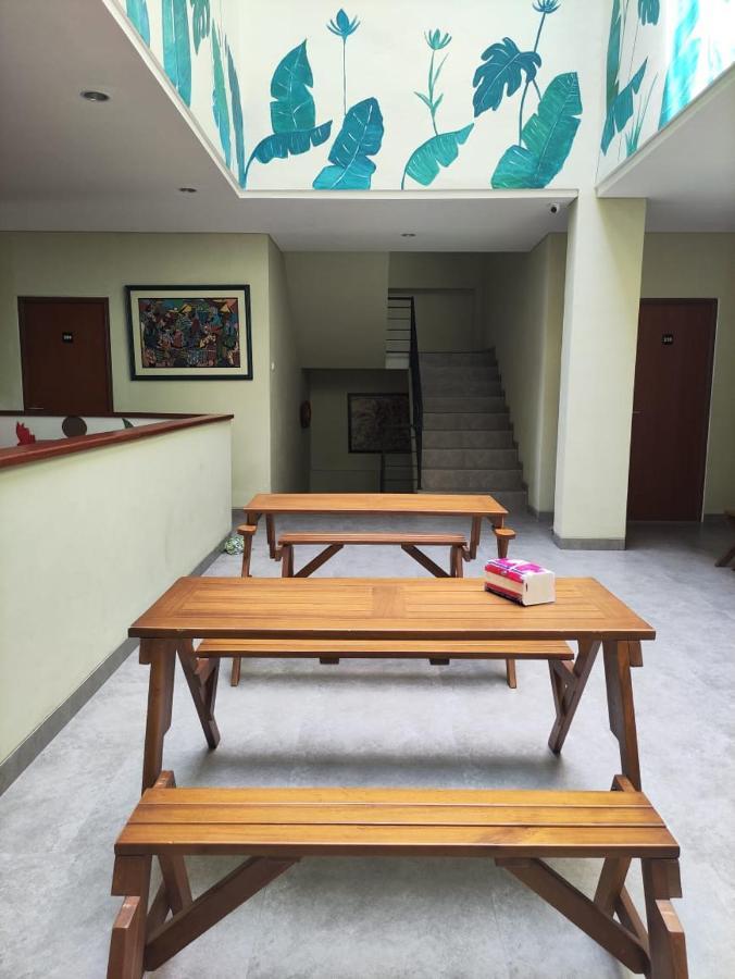Wisma tamu Rumah Pondok Pinang Jakarta